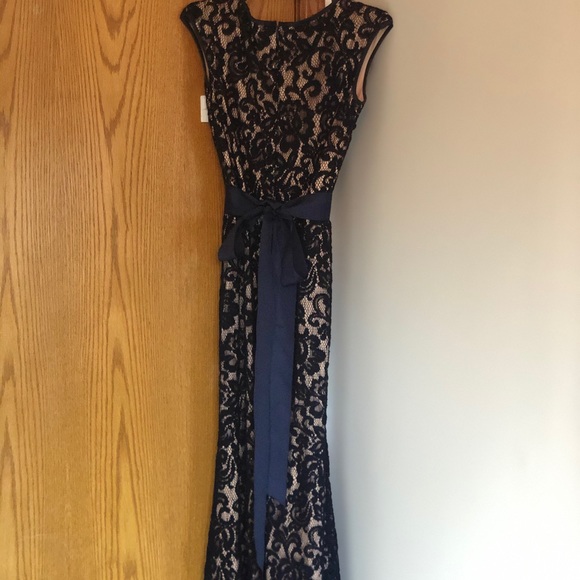 Dress - Picture 4 of 5